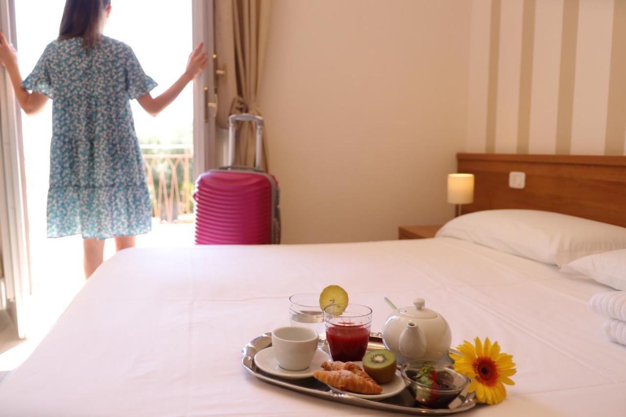 Hotel Castel Miramonti เซลวา ดิ ฟาซาโน ภายนอก รูปภาพ
