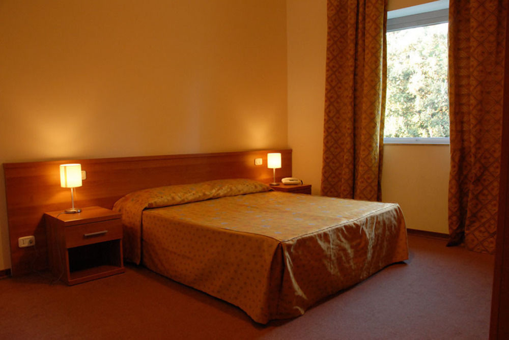 Hotel Castel Miramonti เซลวา ดิ ฟาซาโน ภายนอก รูปภาพ