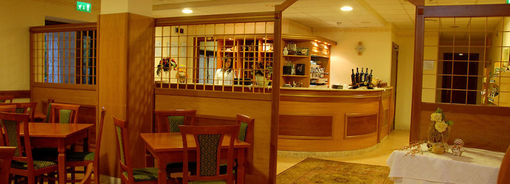 Hotel Castel Miramonti เซลวา ดิ ฟาซาโน ภายนอก รูปภาพ