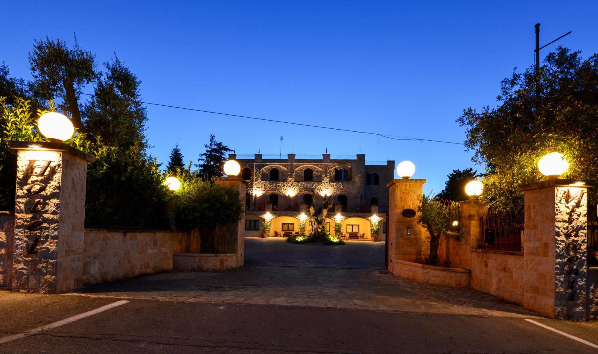 Hotel Castel Miramonti เซลวา ดิ ฟาซาโน ภายนอก รูปภาพ